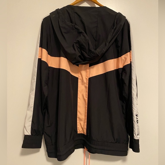 White Fox Sarah’s Day Windbreaker - Picture 2 of 3